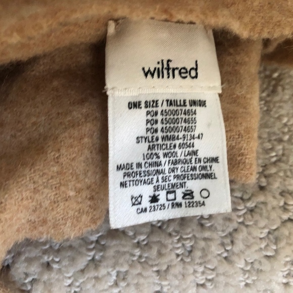 Aritzia WILFRED classic wool scarf - Picture 2 of 3